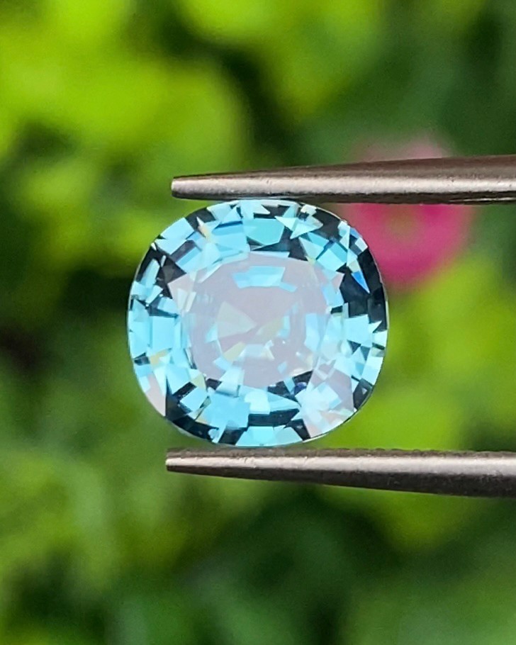 พลอย เพทาย Natural Zircon 2.71 กะรัต (Cts.) พลอยแท้ อัญมณีมงคล ประจําวันเกิด เครื่องประดับพลอย