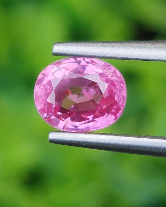 พลอย ชมพู พิ้ง แซฟไฟร์ Pink Sapphire 1.27 กะรัต (Cts.) พลอยแท้ อัญมณีมงคลประจําวันเกิด เครื่องประดับพลอย