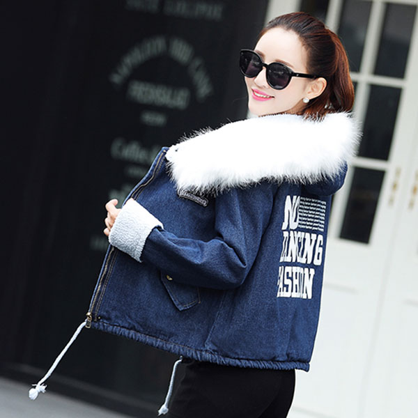 เสื้อโค้ทกันหนาวตัวสั้น ผ้ายีนส์นิ่มซับขนแกะ ฮู้ดแต่งเฟอร์ถอดได้ (12034X)