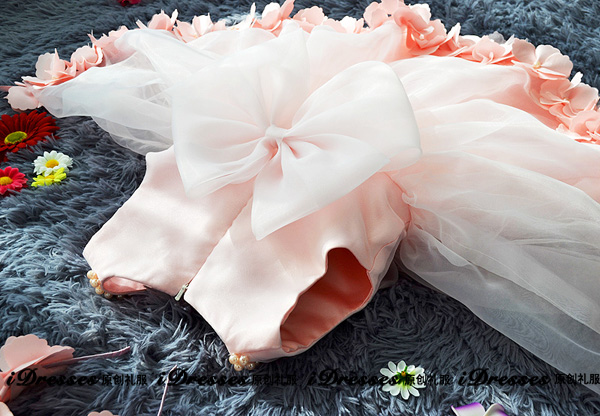 Pre - Order ชุดราตรีเด็ก สวย หรู สง่า สไตล์เจ้าหญิง สีชมพู ชั้นนอกแต่งด้วยผ้าตาข่ายนุ่ม กระโปรงเป็นชั้น ๆ มีซิป