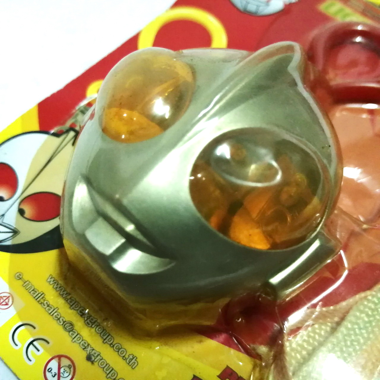 พวงกุญแจ เอเพคทอย Apex Toys Key Chain มีไฟมีเสียง หน้าอุลตร้าแมน Ultraman ของเก็บในแพค ไม่เคยแกะ แพคมีรอยและงอตามขอบมุม ขายตามสภาพงานเก่า