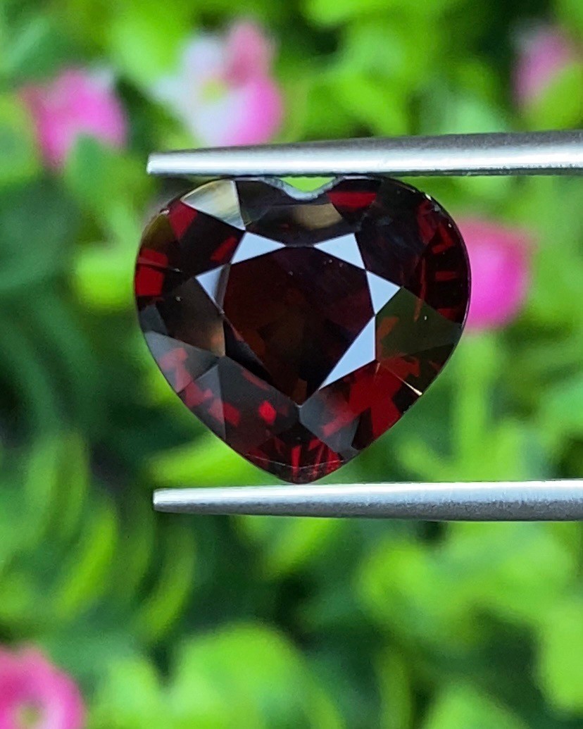 พลอย โกเมน Pyrope - Almandite Garnet 7.17 กะรัต (Cts.) พลอยแท้ อัญมณีมงคลประจําวันเกิด เครื่องประดับพลอย