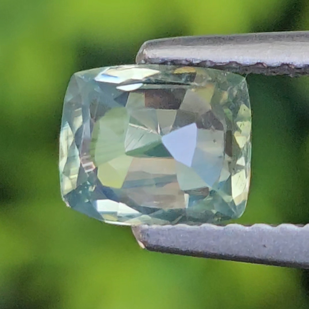 พลอย เพทาย Natural Zircon 1.13 กะรัต (Cts.) ดิบ พลอยแท้อัญมณีมงคล ประจําวันเกิด เครื่องประดับพลอย