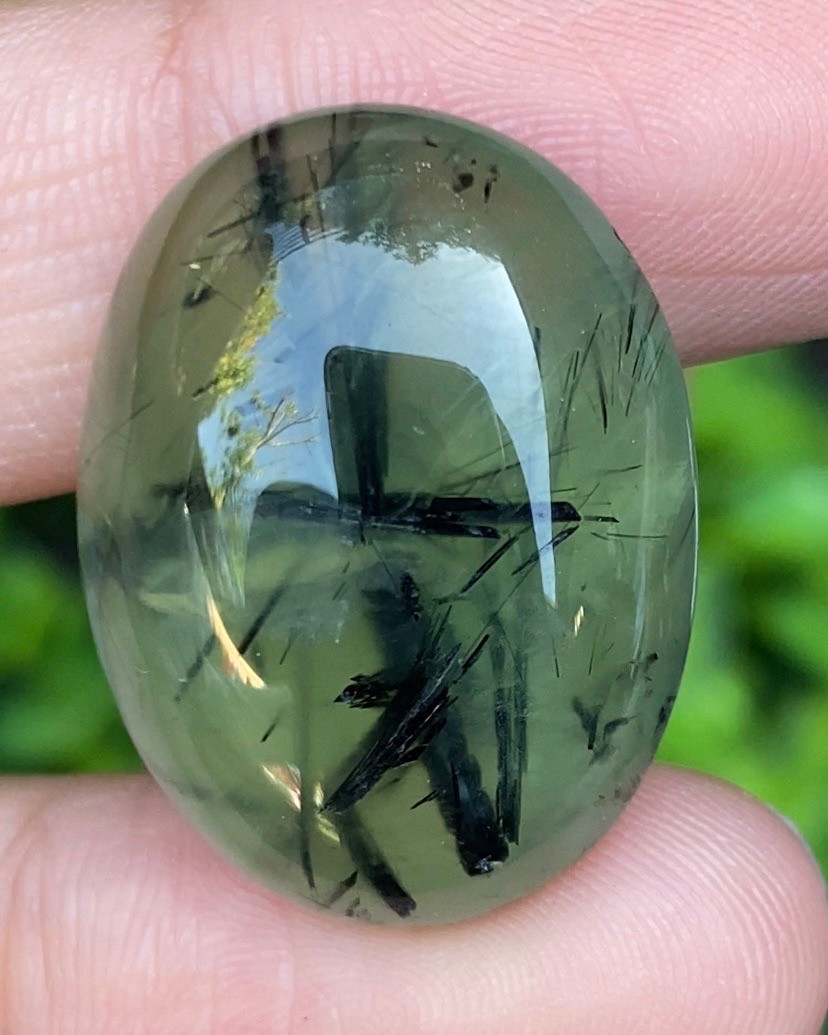 ไหมดำ พรีไนท์ Prehnite with Black tourmaline 31.62 กะรัต Cts. พลอยแท้ อัญมณีมงคลประจําวันเกิด เครื่องประดับพลอย