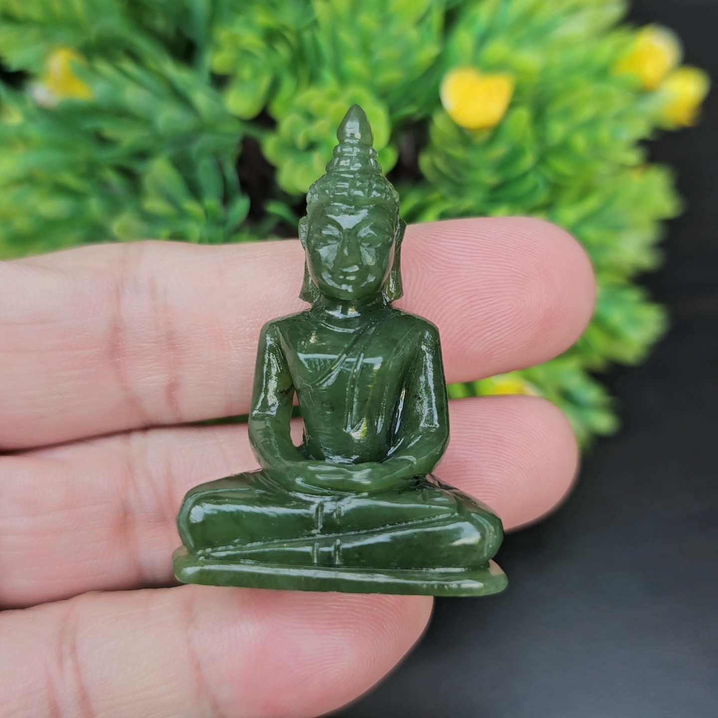 หยกแกะสลัก พระหยกเนฟไฟรต์ (Nephrite jadeite) หน้าตัก 1.24 นิ้ว