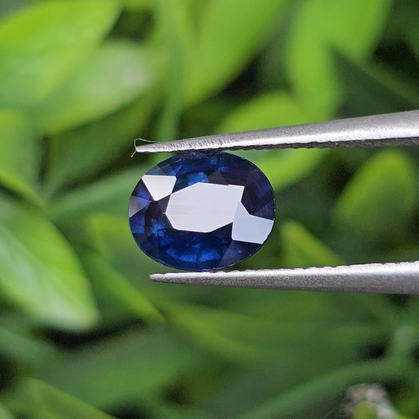 พลอย ไพลิน Blue Sapphire 1.30 กะรัต (Cts.) ดิบ (Unheated ) พลอยแท้ อัญมณีมงคลประจําวันเกิด เครื่องประดับพลอย