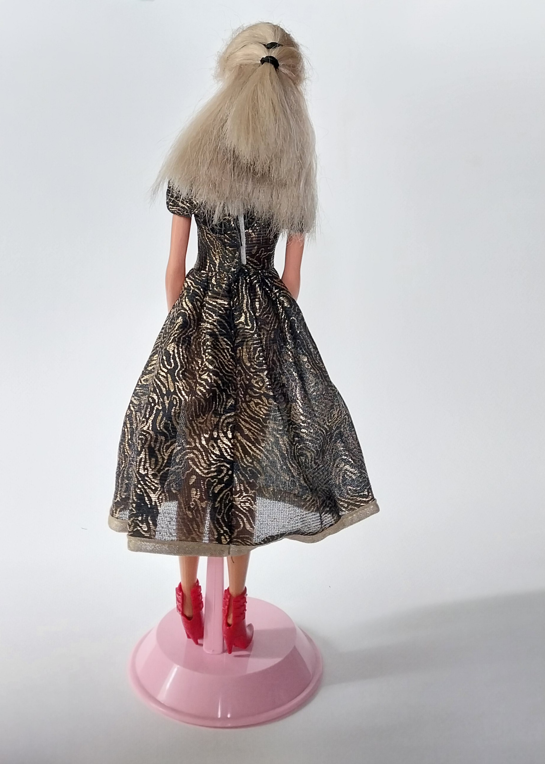 มีหลายภาพ,***ขาหลวมตามภาพ, ตุ๊กตาบาร์บี้หน้าวินเทจ ผมบลอนด์ฟู, พร้อมชุด เอวหมุนได้ ขายาง พับงอได้