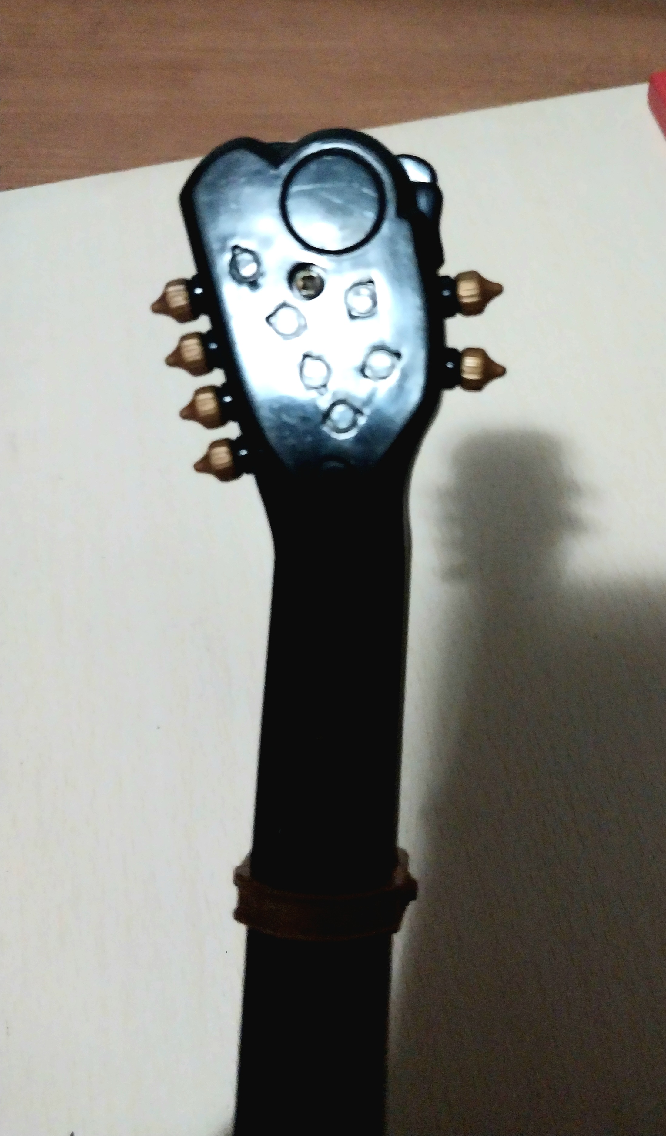 มือ2 มีหลายภาพ, ไม่มีกลไกใดๆ นอกจากกดปุ่มแล้วด้านข้างของหัวกีตาร์เปิดออก ,กีตาร์ของไรเดอร์โทโรโดกิ จากซีรีย์ มาสค์ไรเดอร์ฮิบิกิ Masked Rider Hibiki