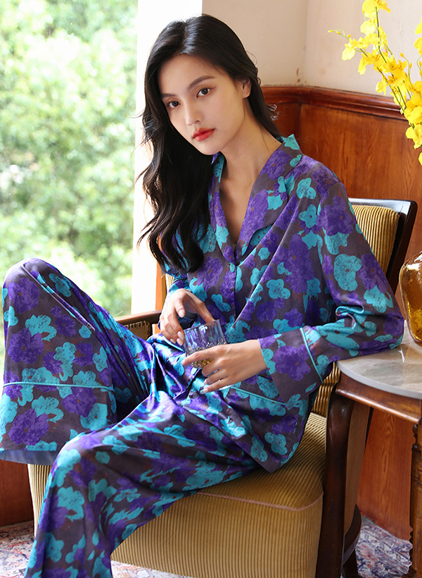 🚩พร้อมส่ง🚩ชุดนอนขายาว Silk Satin ไหมซาตินพรีเมี่ยม พิมพ์ลายดอกสไตล์วินเทจสีสด ผ้านุ่มลื่นละมุนผิว (ST122)