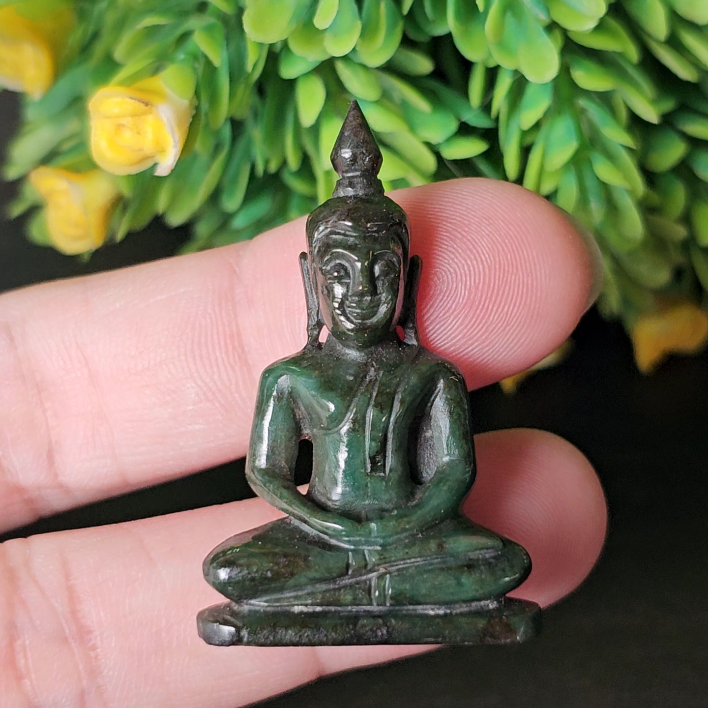 หยกแกะสลัก พระหยกเนฟไฟรต์ (Nephrite jadeite) 63.93 (cts.)