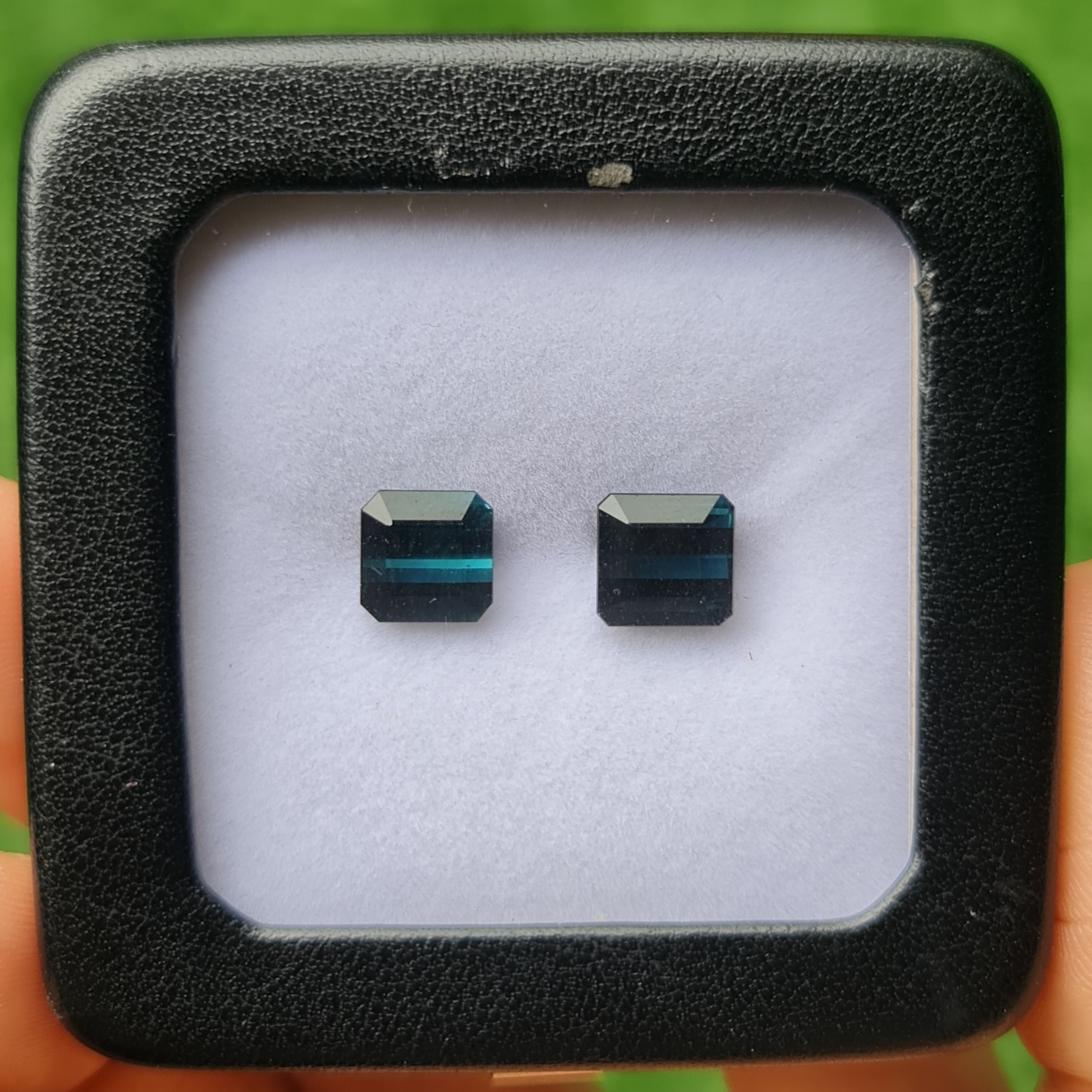 พลอย ลากูน ทัวร์มาลีน (Ragoon Tourmaline) 4.70 กะรัต (Cts.) 2 เม็ด พลอยแท้ อัญมณีมงคลประจําวันเกิด เครื่องประดับพลอย