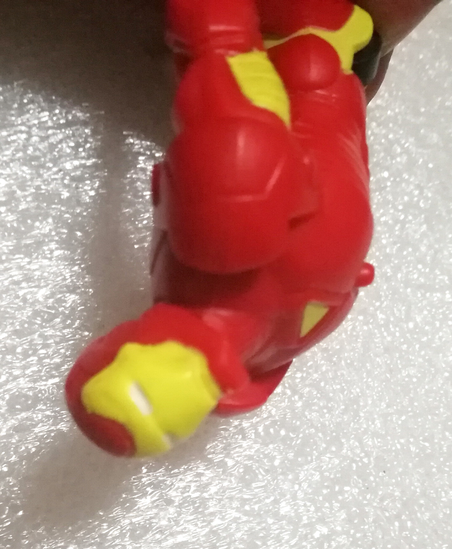 โมเดล ไออ้อนแมนท่าเหาะ pull back **มีตำหนิ โปรดตรวจสอบทุกภาพ, Pull back model "Iron Man"