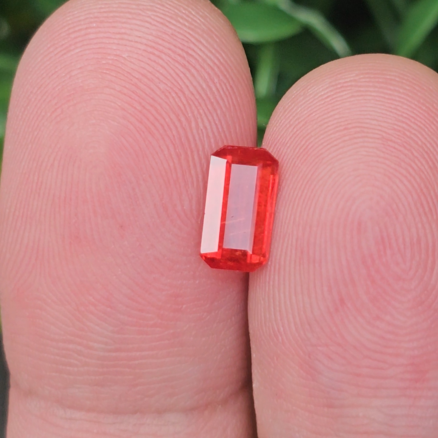 พลอย ออเรนจ์ แซฟไฟร์ Orange Sapphire 1.33 กะรัต (Cts.) พลอยแท้ อัญมณีมงคลประจําวันเกิด เครื่องประดับพลอย