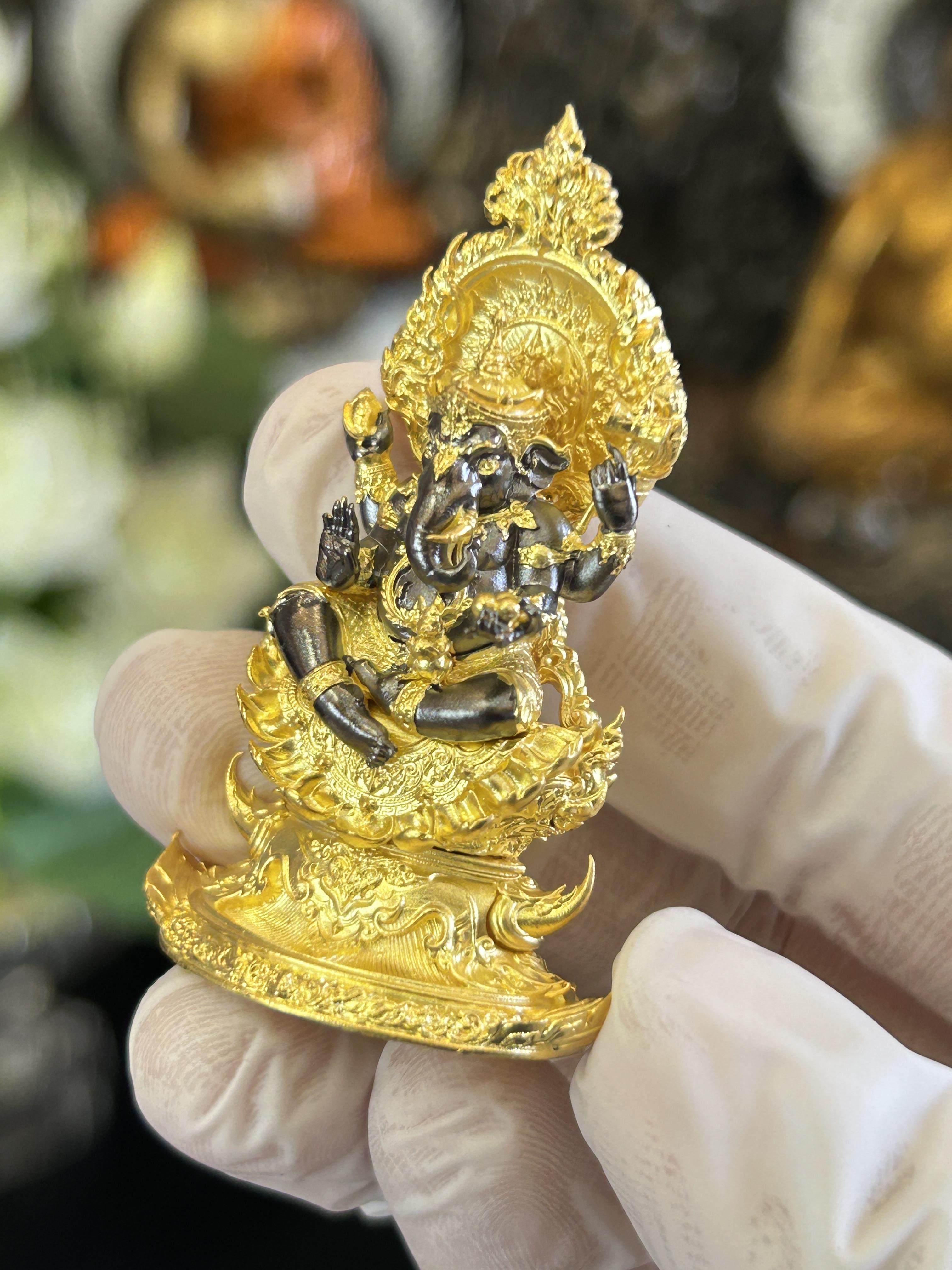 พระพิฆเนศรุ่นสุขสำเร็จนิรันดร์ เนื้อบรอนซ์ชุบแบล็คลายทอง