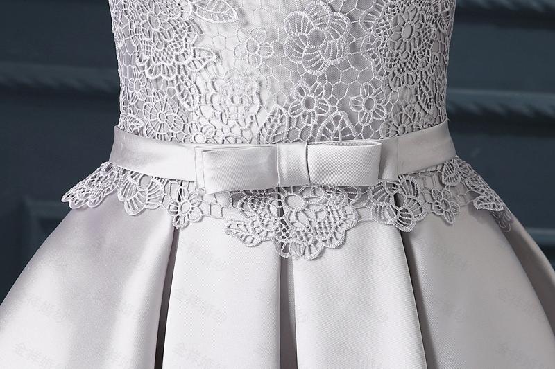 Pre-order ชุดราตรีสั้น แขนกุด สีเทา แต่งลูกไม้ คาดโบว์ที่เอว กระโปรงผ้าดัชเดช