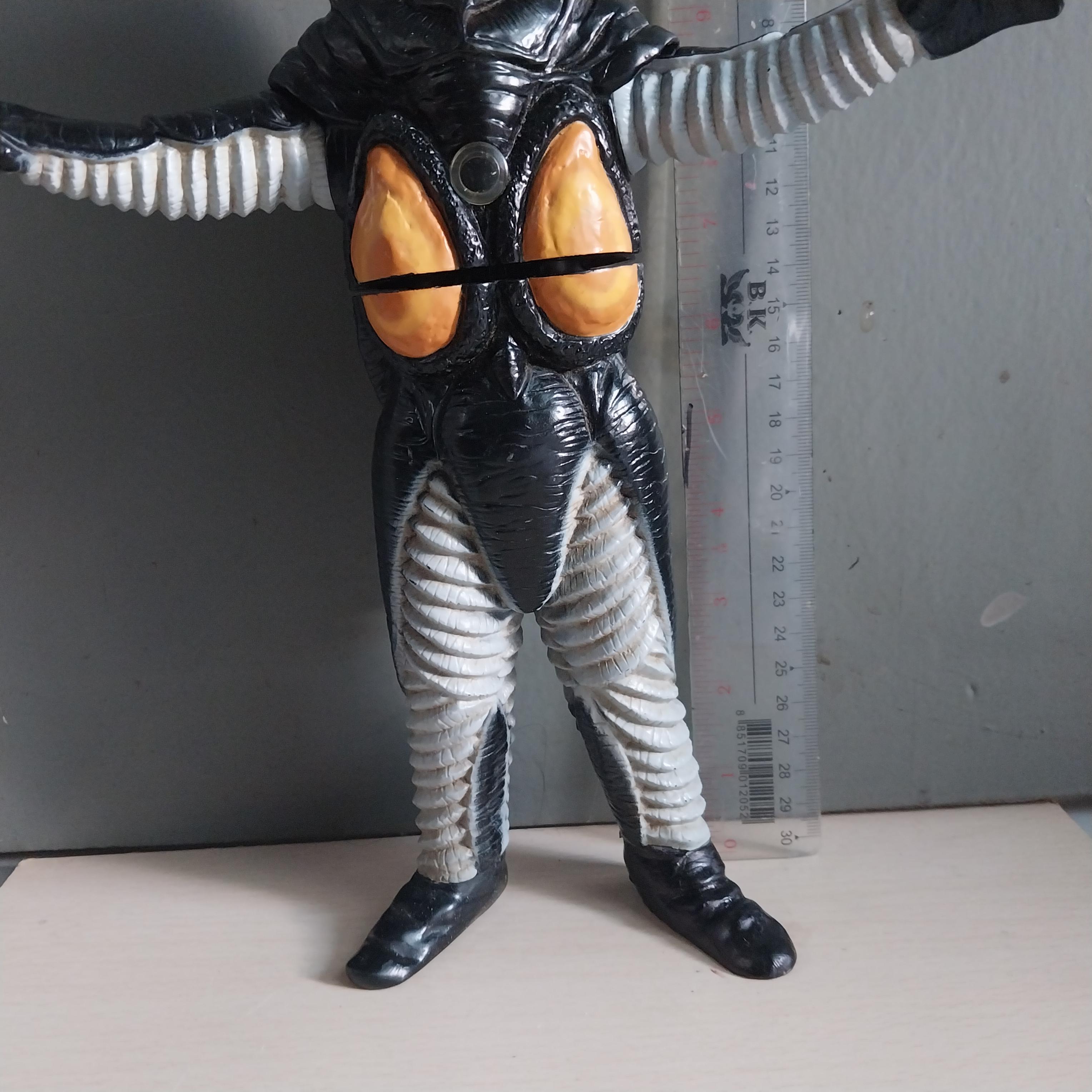 มีหลายภาพ สัตว์ประหลาดเซ็ทต้อน งานเครื่อง***ใช้ระบบไม่ได้ ,โมเท้าข้างหนึ่ง ยืนได้ปกติ ขนาดประมาณ 11นิ้ว ตามภาพ