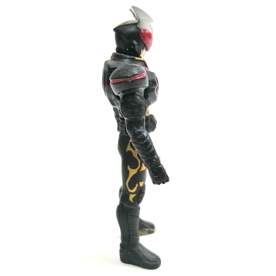 ซอฟขนาดเล็ก ไรเดอร์คาลิส Masked Rider Chalice 1ใน4ไรเดอร์จากคาเมนไรเดอร์เบลด Masked Rider Blade เป็นซอฟของ.Bandai ปี2004 ขนาดเล็กสูงราว10ซม.ขยับแขนและลำตัวได้ สภาพเก่าเก็บสะสม