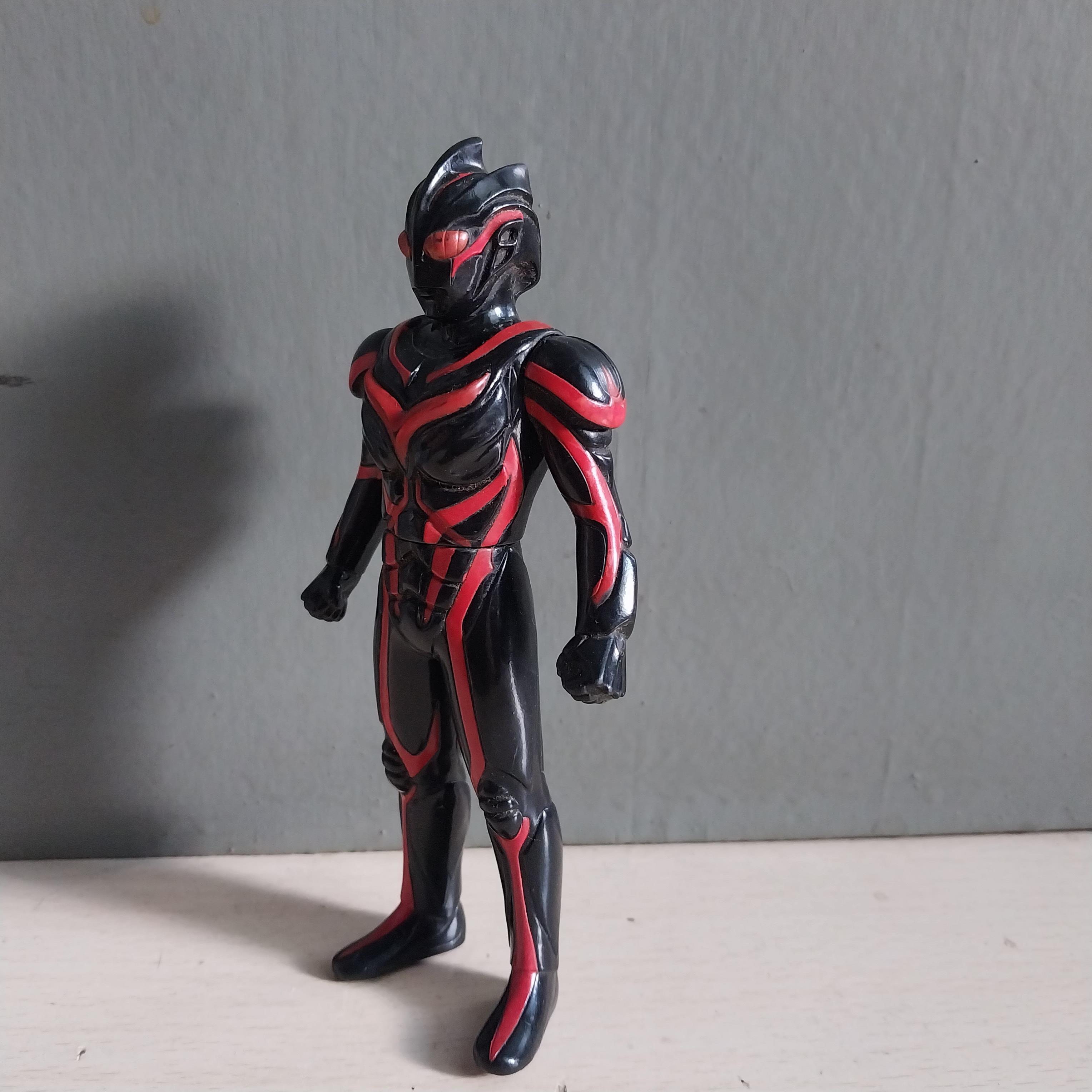 ซอฟ 5.5นิ้วสปาร์คดอล ดาร์คซากิ ศัตรูของอุลตร้าแมนโนอาร์ มือสองสภาพดี