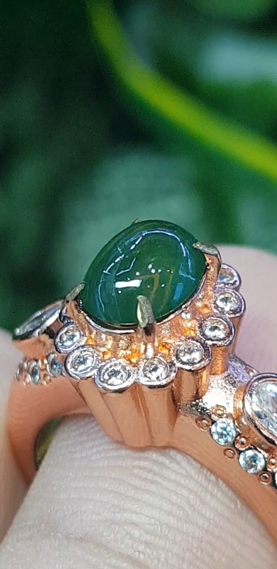 หยก พม่า แท้ Jade แหวนหยก แหวน หยก (jadeite) 1.19 กะรัต (Cts.) ดิบ (Size) 59 ไม่ผ่านการปรับปรุง (Type A) พม่า (Myanmar)