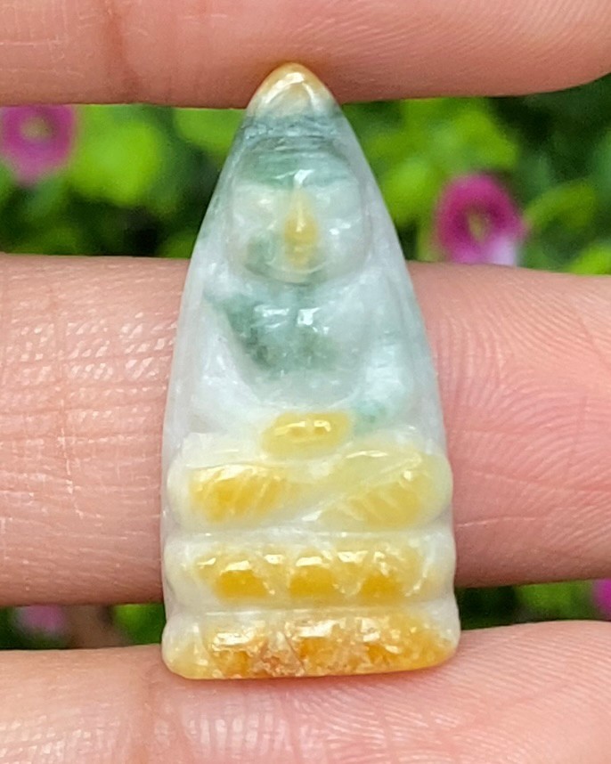 หยก 3 สี แกะสลัก หลวงปู่ทวด หยก พม่า แท้ (Burmese jadeite)