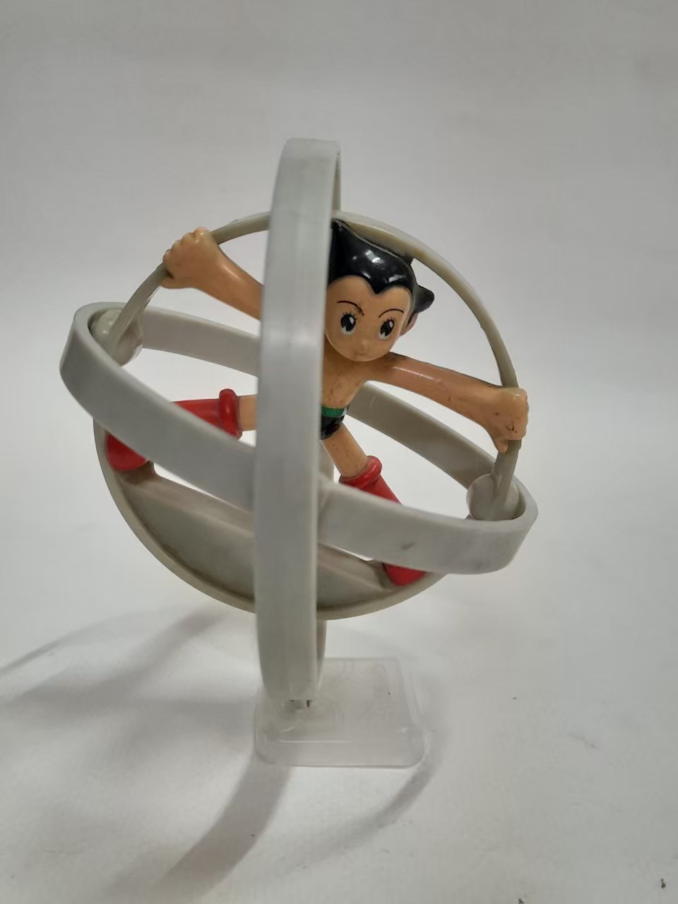 มีหลายภาพ,ฟิกเกอร์ เจ้าหนูปรมาณู อะตอม ฐานโม ตั้งได้ เล่นได้ปกติ มือสอง