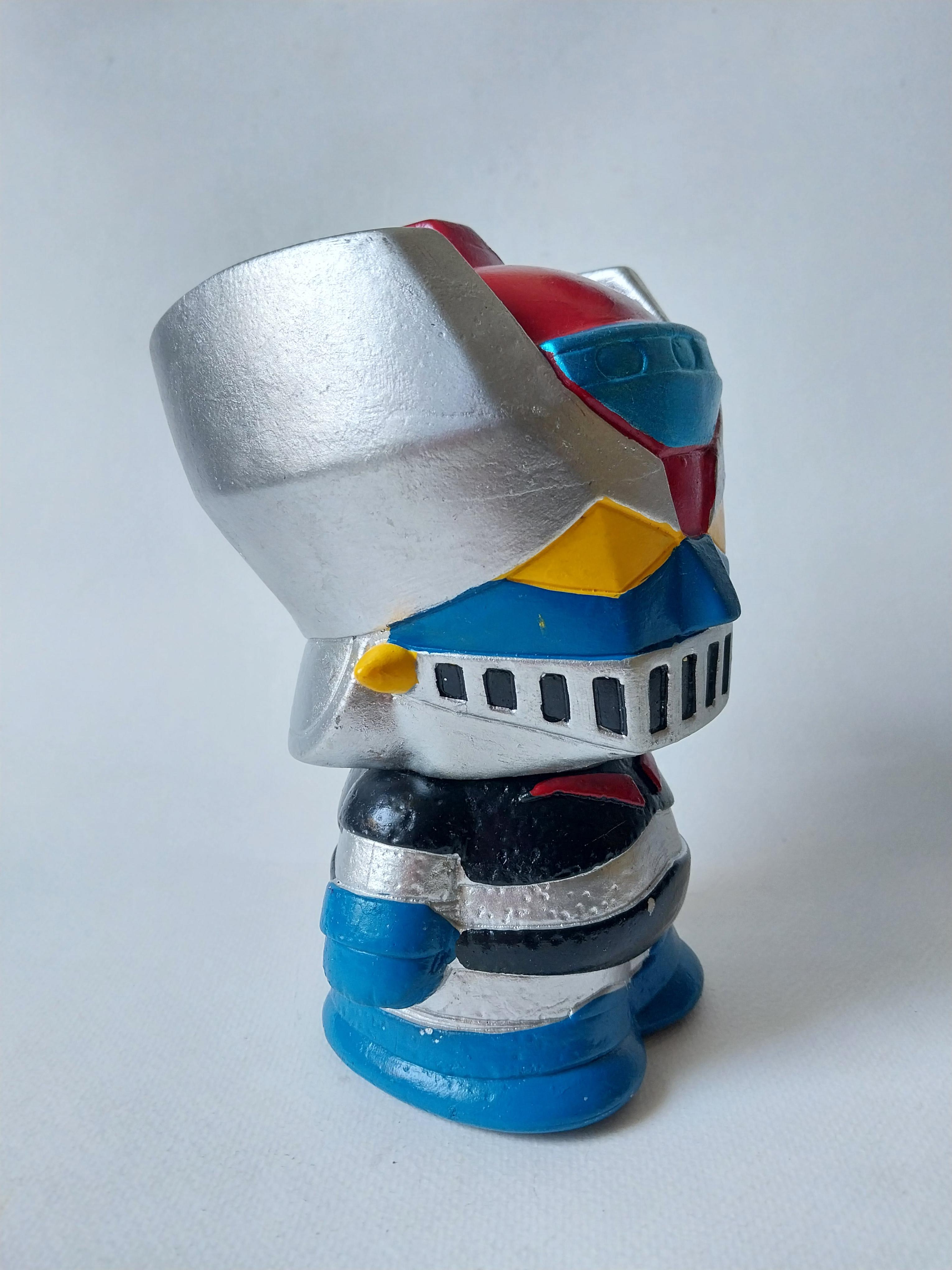 มีหลายภาพ,มีตำหนิ หุ่นแซด หุ่นz กระปุกออมสินงานซอฟแข็ง ชนาด 6นิ้ว