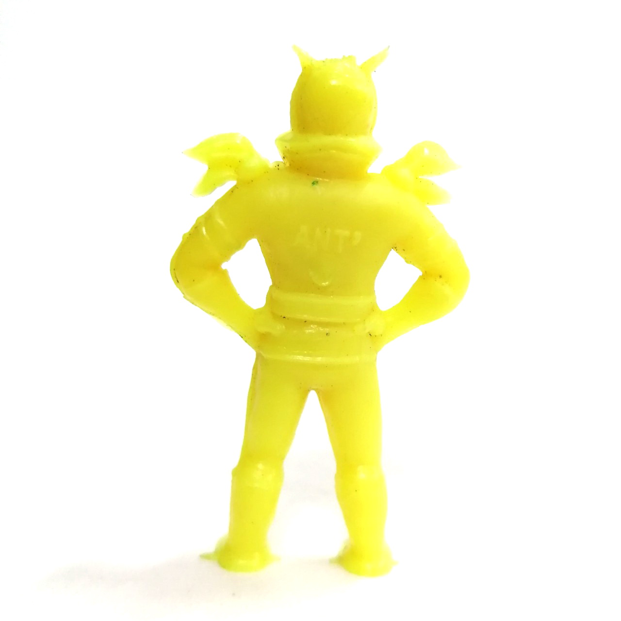 ตุ๊กตุ่นแอ๊นท์ ไอ้มดเขียว วีสาม ขนาด 2 นิ้ว ตามรูป ตัวยางขุ่นกึ่งแข็ง สีเหลือง