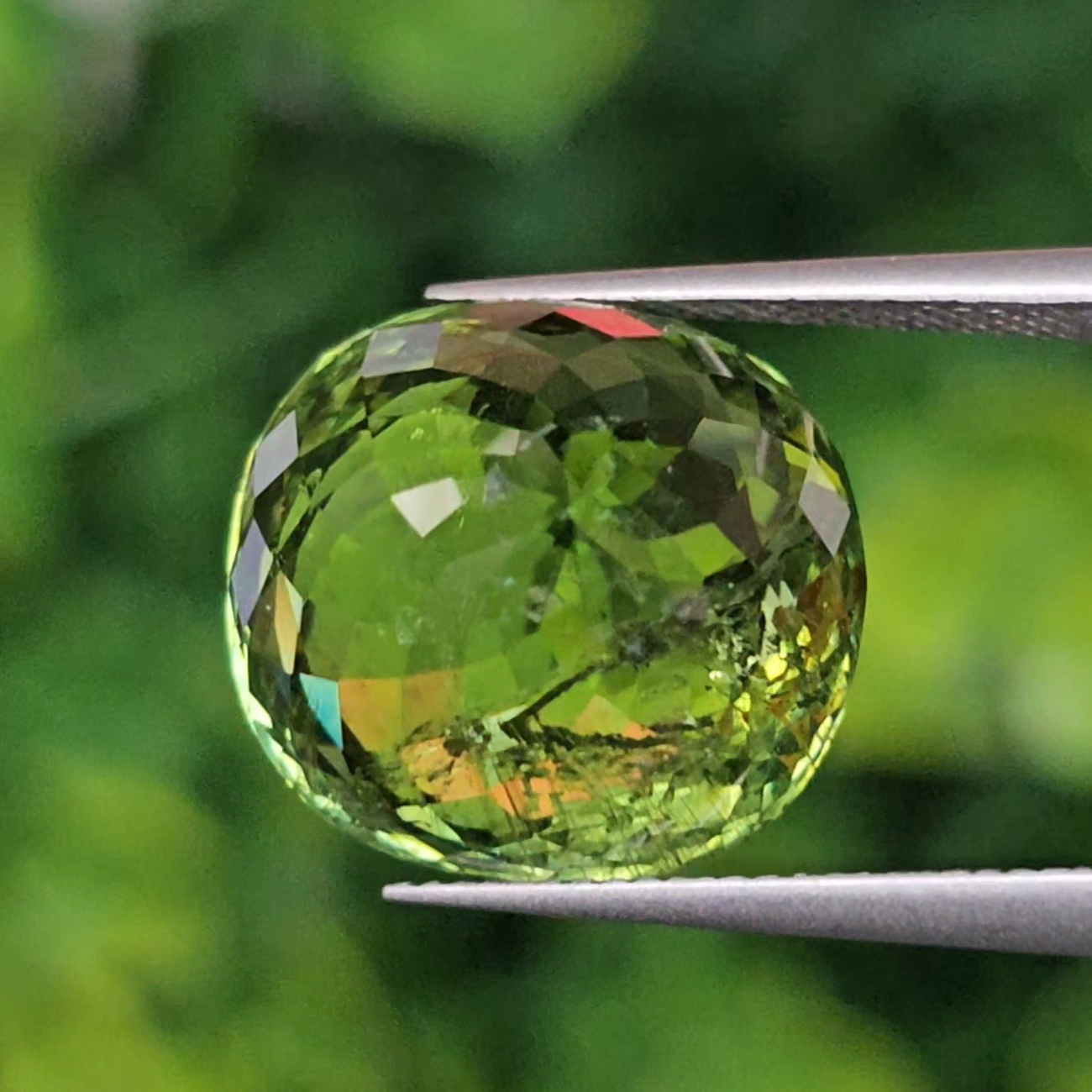 พลอย พาไรบ้า ทัวร์มาลีน Paraiba Tourmaline 11.02 กะรัต (Cts.) *สีพิเศษ เขียวนีออน neon green พร้อมใบเซอร์ พลอยแท้อัญมณีมงคล ประจําวันเกิด เครื่องประดับพลอย