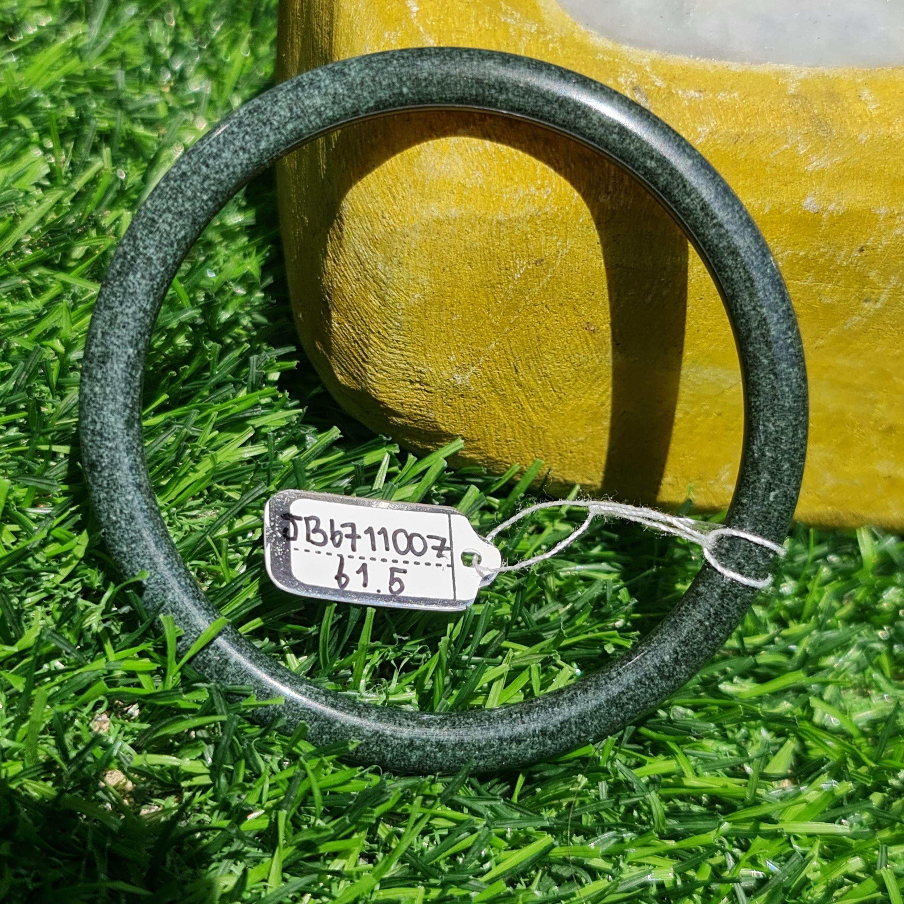 JB6711007 หยก พม่า แท้ Jade กำไลหยก (Jadeite bracelet) พม่า (Myanmar) 61.5 มม.