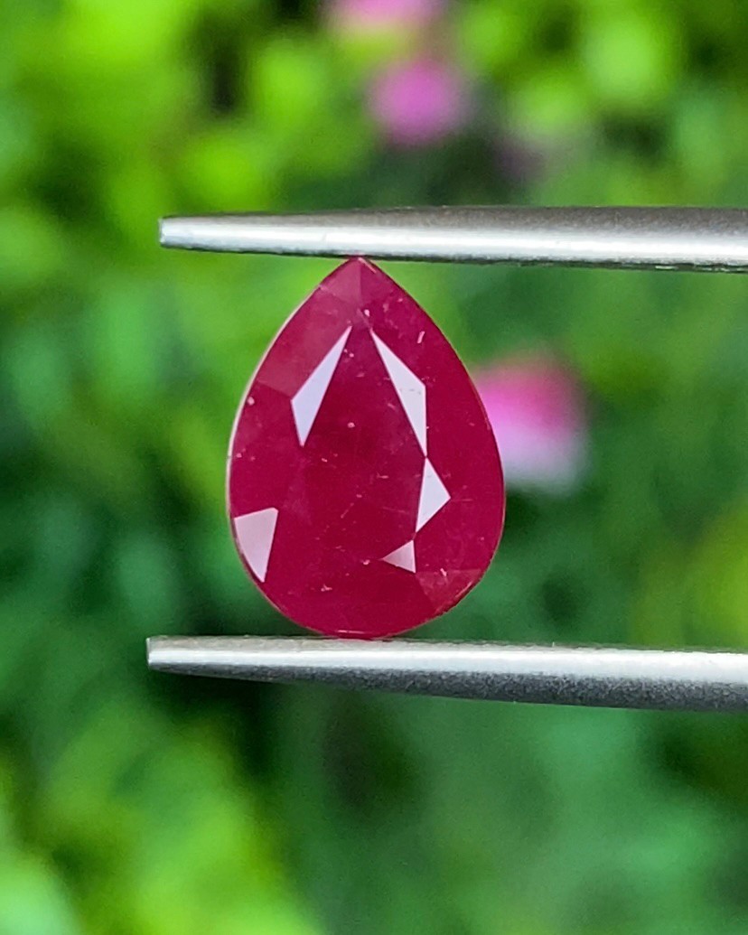พลอย ทับทิม พม่า (Burmese Ruby Sapphire) 1.73 กะรัต พร้อมใบเซอร์ พลอยแท้ อัญมณีมงคลประจําวันเกิด เครื่องประดับพลอย
