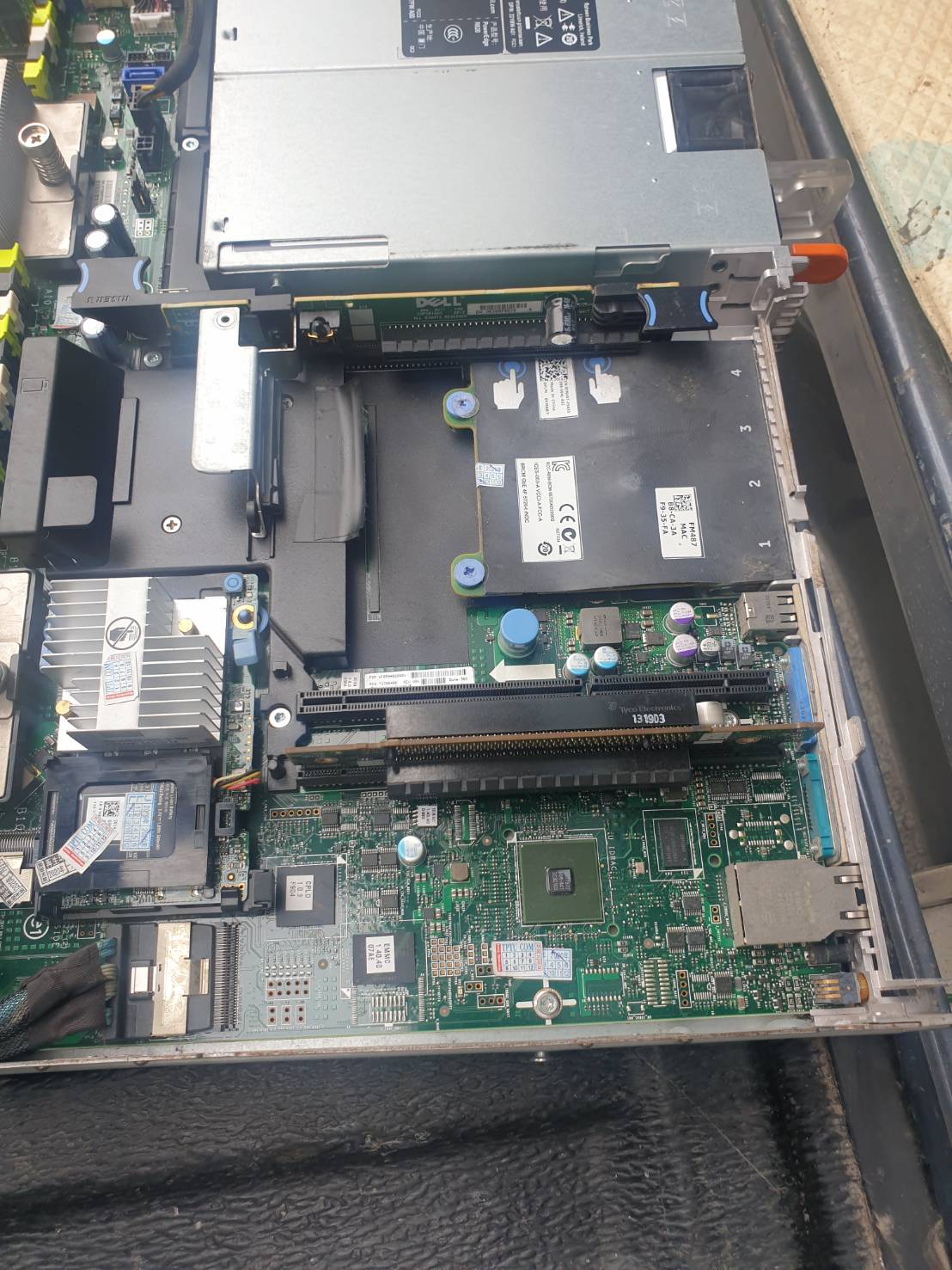 Server Dell R620 E5-2650x2 Ram 128GB SAS 300*3 power x2 เซิฟเวอร์มือสองพร้อมใช้งาน