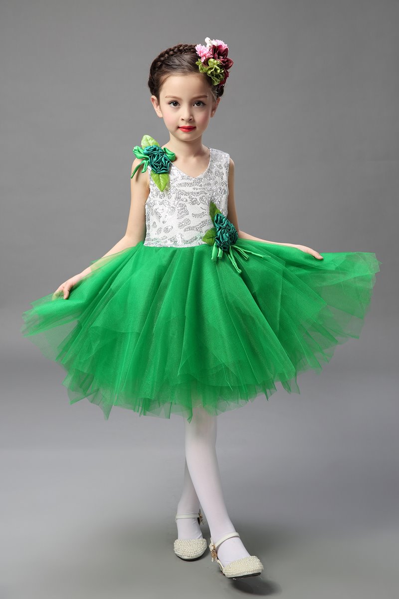 Pre-order ชุดราตรีเด็ก ชุดการแสดง แขนกุด ปักเลื่อมช่วงบน กระโปรงตาข่ายเป็นชั้น ๆ แต่งดอกไม้ น่ารักสดใส