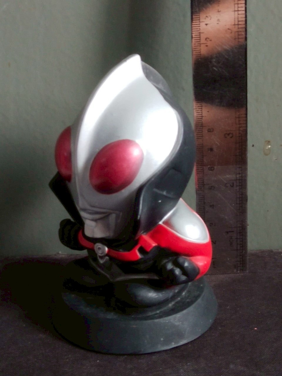 มีหลายภาพ ขนาดประมาณ 5 นิ้ว กระปุกออมสินดาร์คอุลตร้า Apext Dark Ultra **ไม่มีฝาปิดก้น