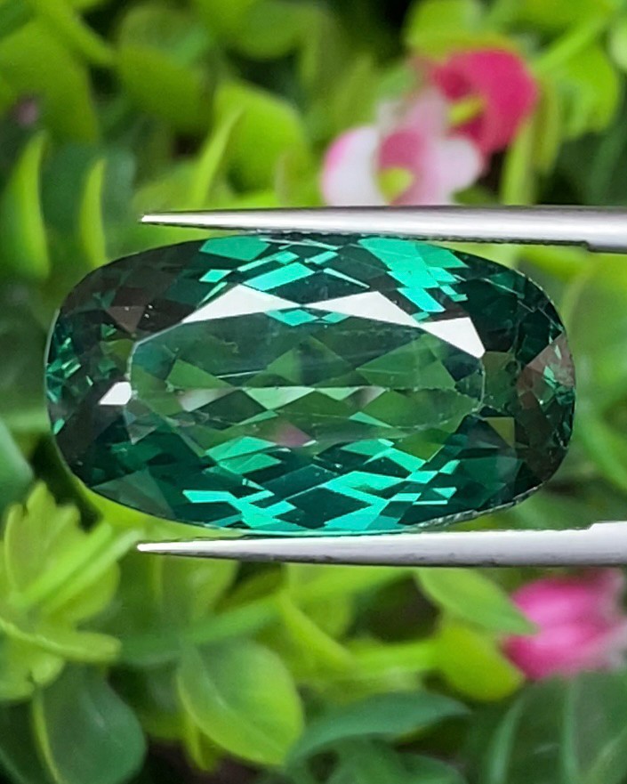 พลอย กรีน โทแพซ Green Topaz 22.40 กะรัต พลอยแท้ อัญมณีมงคลประจําวันเกิด เครื่องประดับพลอย