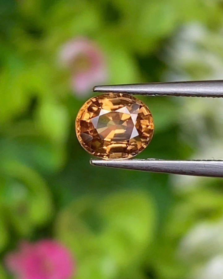 พลอย เพทาย (Zircon) 1.10 กะรัต (Cts.) พลอยแท้ อัญมณีมงคลประจําวันเกิด เครื่องประดับพลอย
