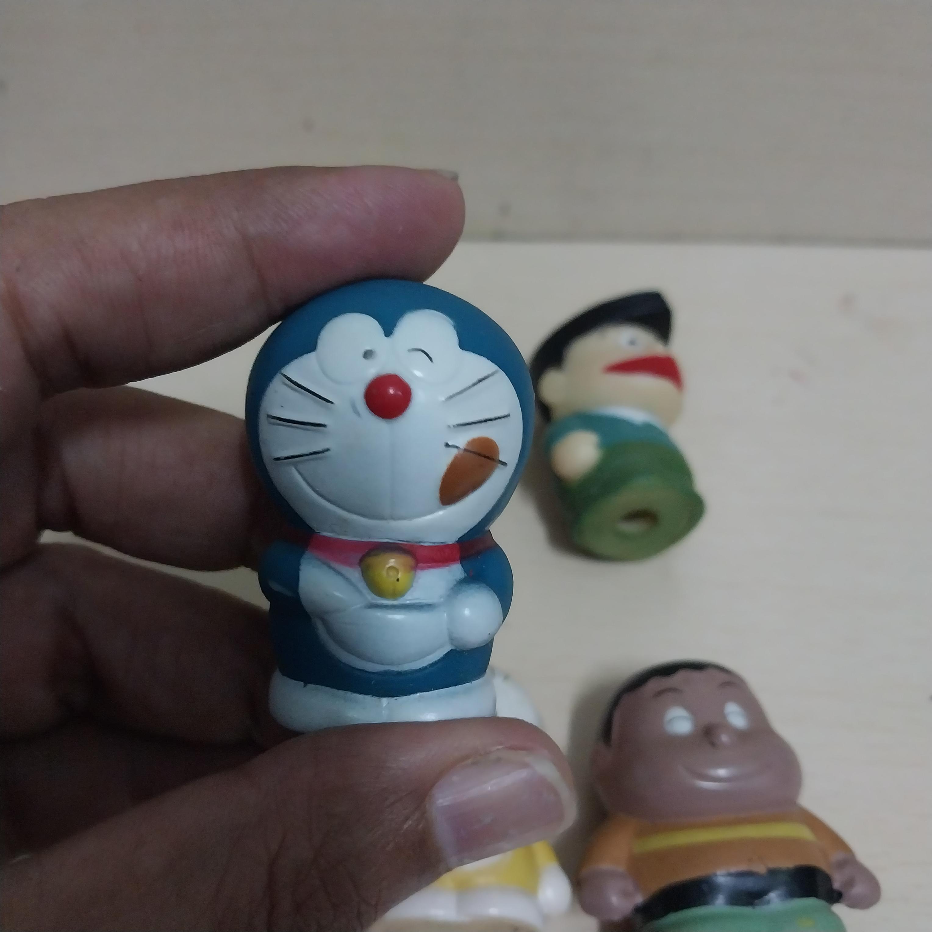 มีหลายภาพ Set Doraemon โดเรม่อน และเพื่อน ประกอบด้วย โดเรม่อน โดเรมี่ ชิซูกะ ไจแอนท์ ซึเนโอะ ขนาดตามภาพ