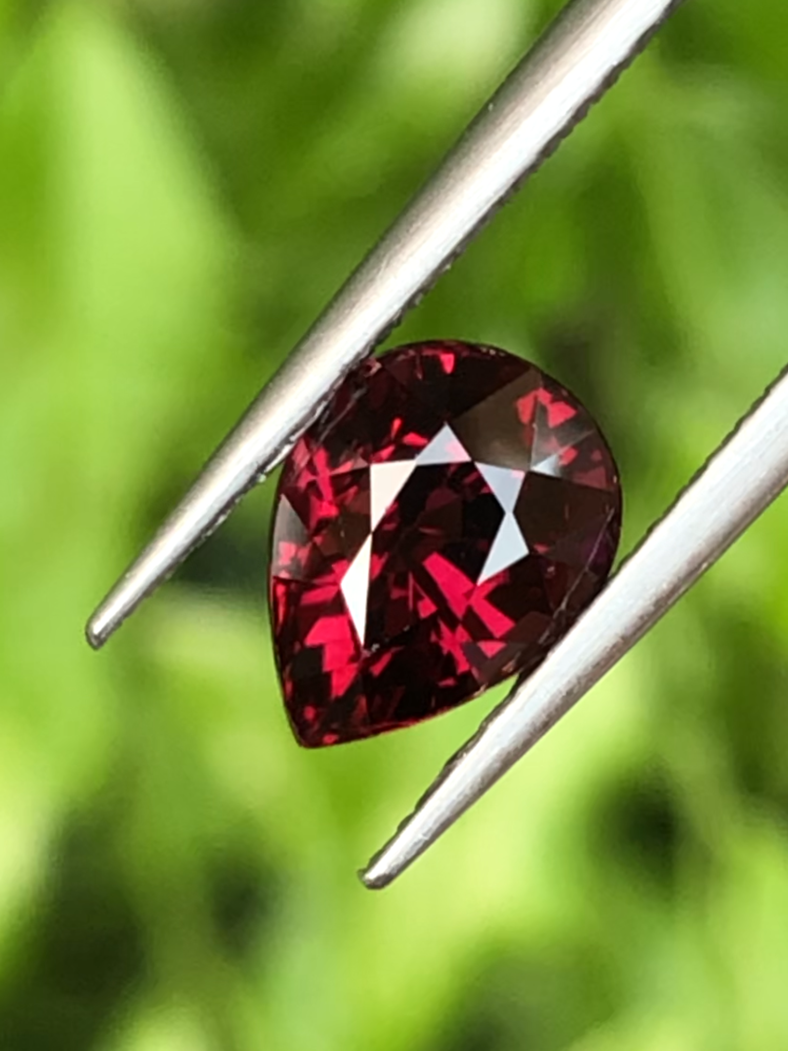 พลอย โรโดไลต์ กาเน็ท Rhodolite Garnet 2.12 กะรัต Cts.
