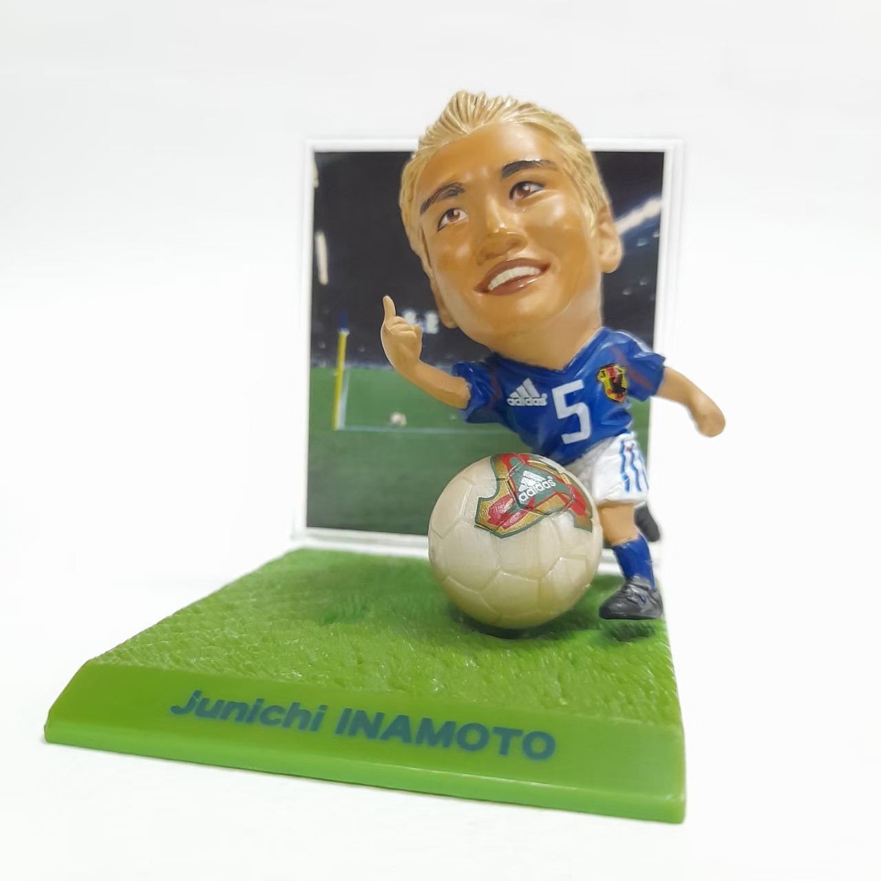 ฟิกเกอร์ นักบอล ทีมญี่ปุ่น junichi inamoto(ผมทอง) ขนาดตามรูป มีฐาน มีฉาก มือสอง สภาพดีมีรอยบ้าง