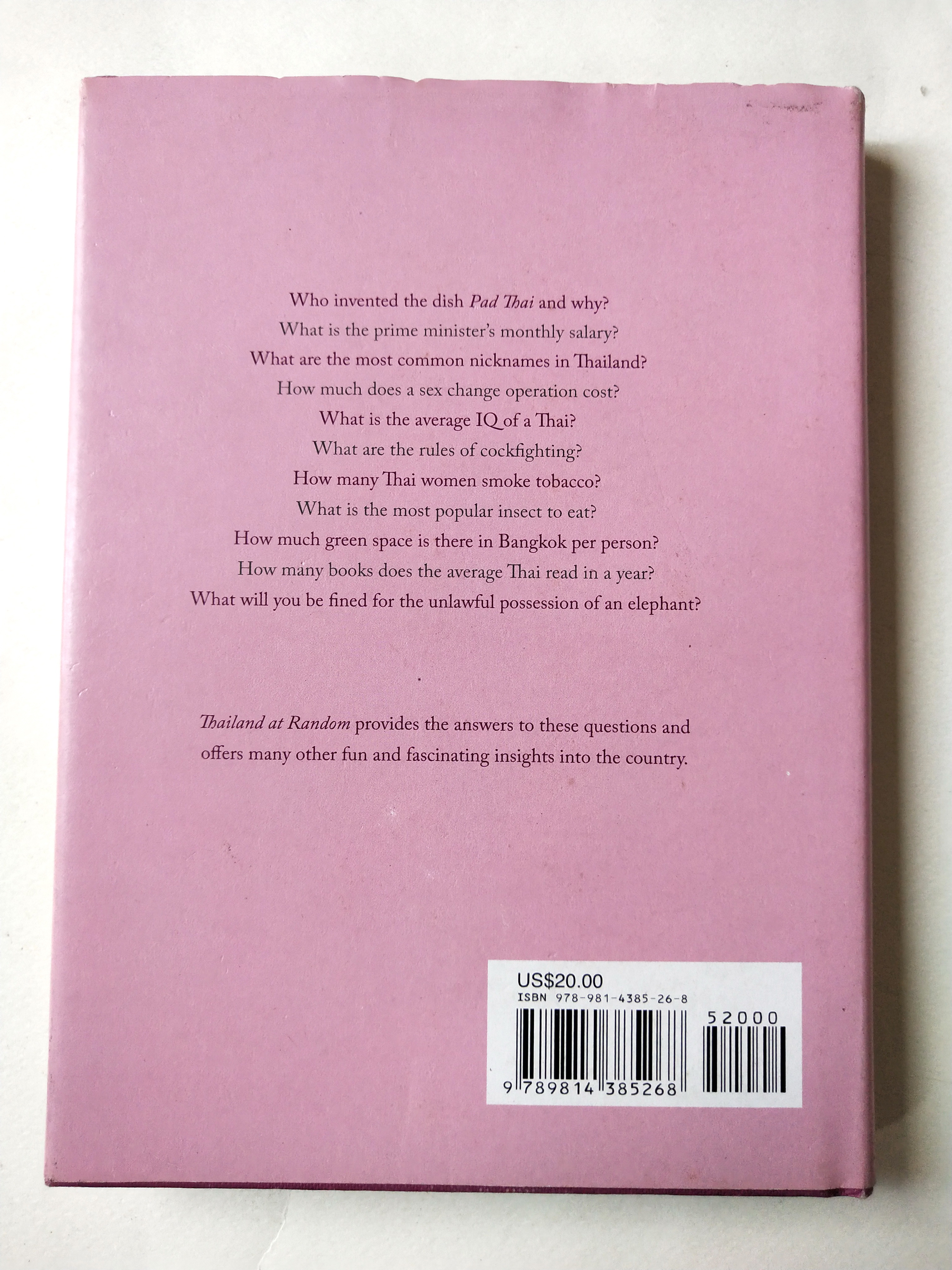 หนังสือภาษาอังกฤษ บันทึกเกี่ยวกับสิ่งต่างๆในประเทศไทย **ปกนอกมีรอยขาดเล็กน้อยตามภาพ,Thailand Random ,Editions Didier Millet, 2012 Printed by Tien Hab Pren, Singapore