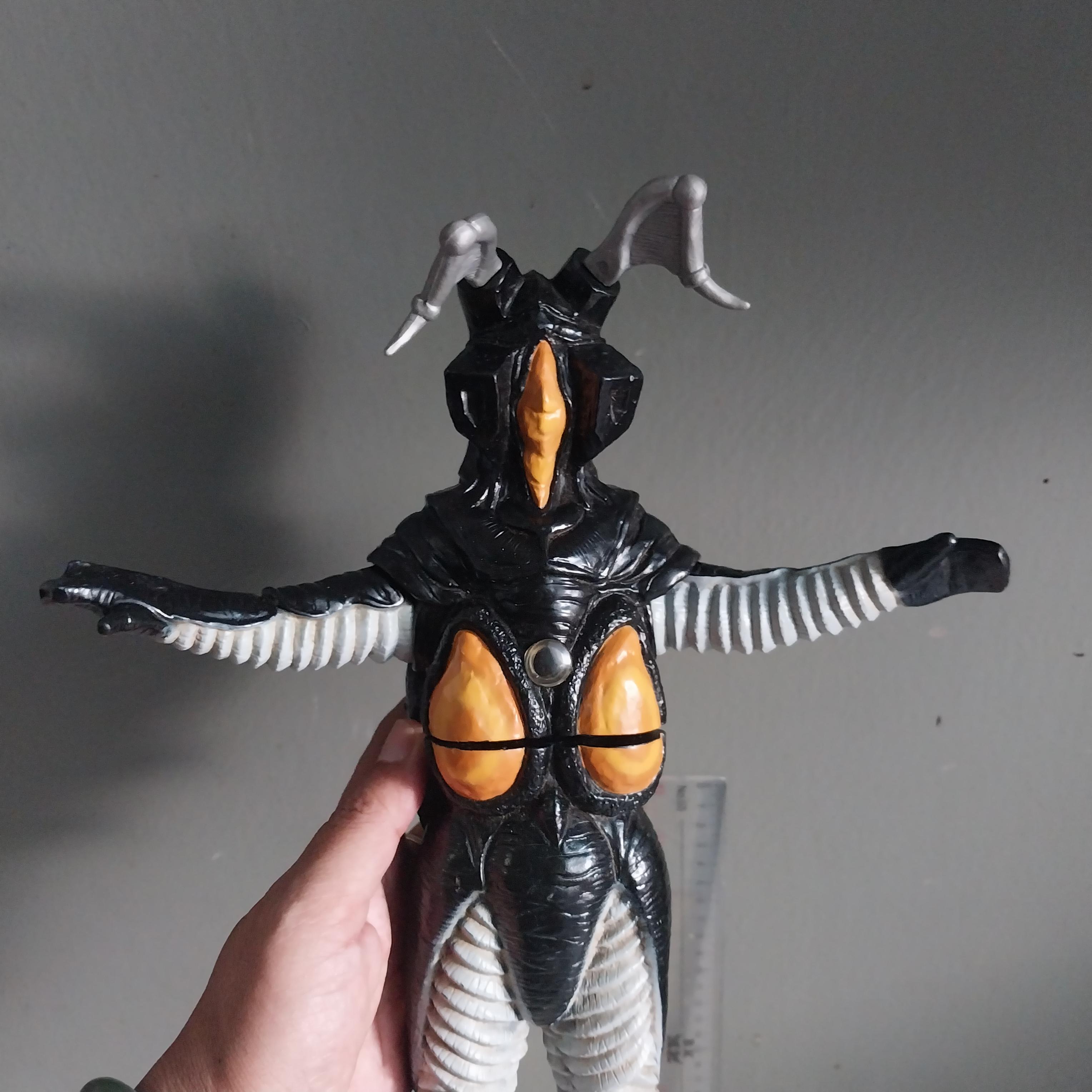 มีหลายภาพ สัตว์ประหลาดเซ็ทต้อน งานเครื่อง***ใช้ระบบไม่ได้ ,โมเท้าข้างหนึ่ง ยืนได้ปกติ ขนาดประมาณ 11นิ้ว ตามภาพ