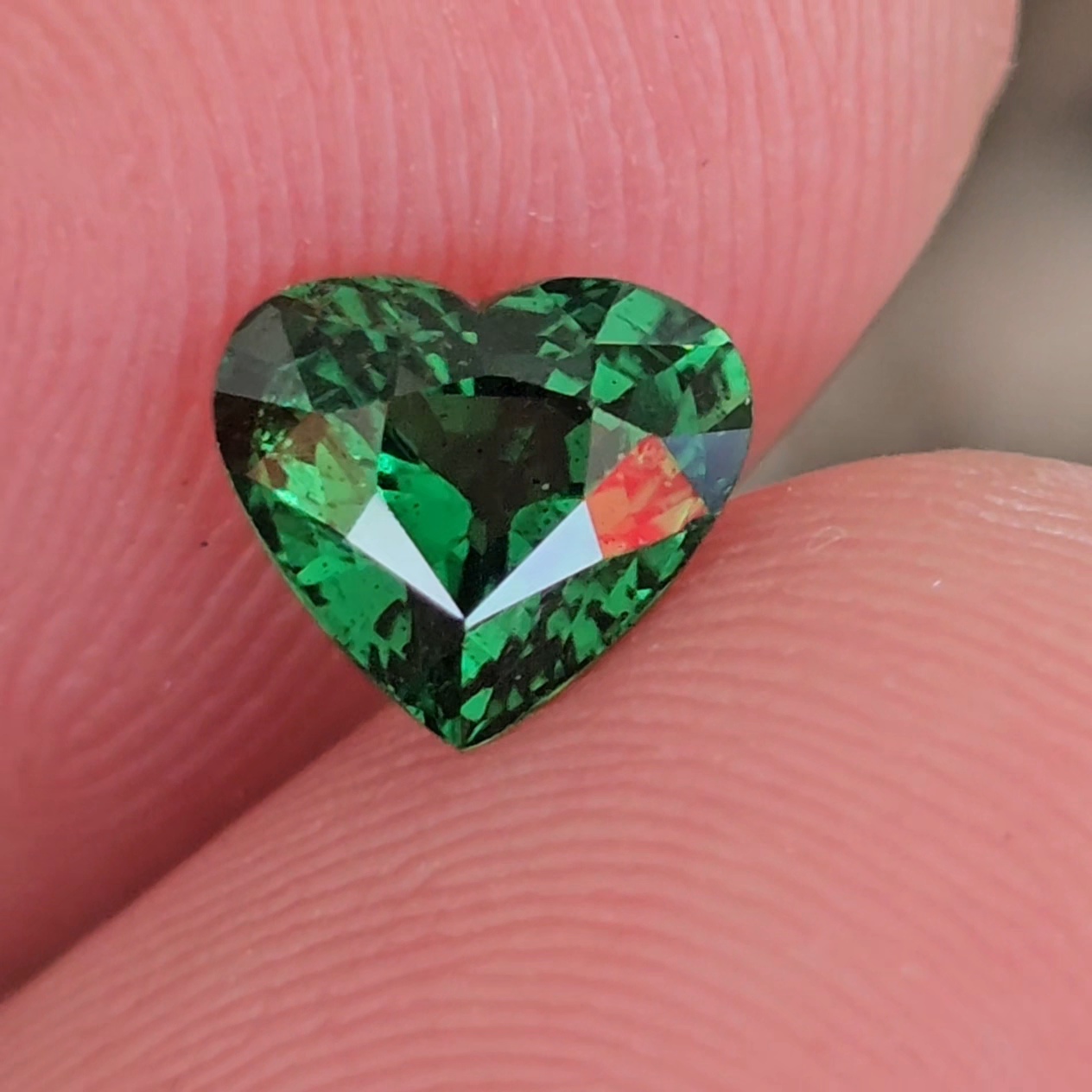 พลอย ซาโวไรท์ Tsavorite Garnet 1.11 กะรัต (Cts.) ดิบ Unheated พร้อมใบเซอร์ อัญมณีมงคลประจําวันเกิด เครื่องประดับพลอย