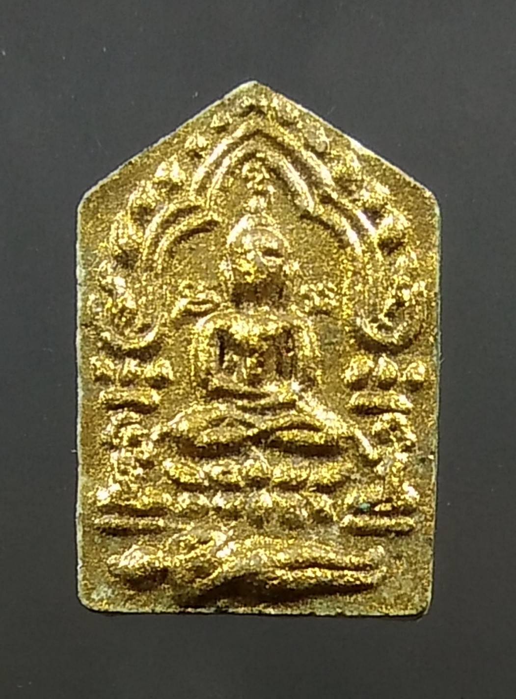 ก082 พระขุนแผน พิมพ์เล็ก หลวงปู่แสง(ญาณวโร) วัดป่ามโนรมย์สมประสงค์ จ.อำนาจเจริญ ปี2554