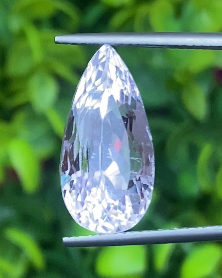 พลอย คุนไซท์ Kunzite 13.18 กะรัต (Cts.) พลอยแท้อัญมณีมงคล ประจําวันเกิด เครื่องประดับพลอย