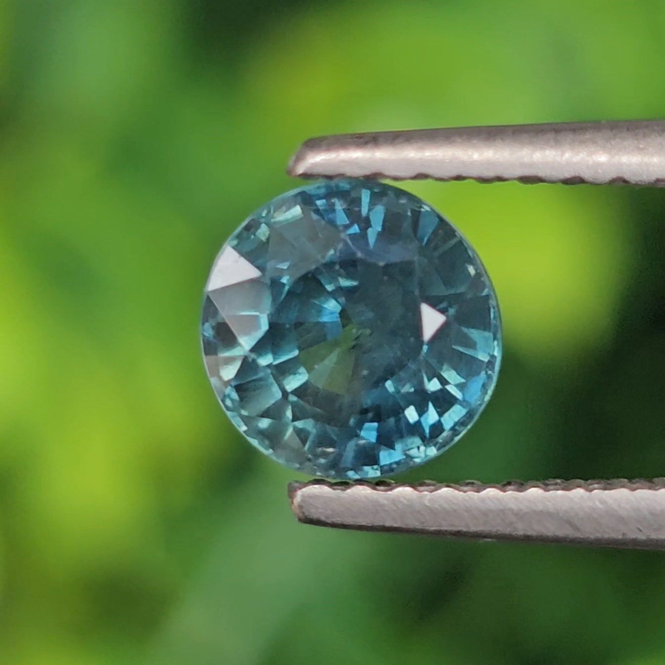 พลอย แซปไฟร์สีน้ำเงินอมเขียว Teal Sapphire 1.34 กะรัต (Cts.) พลอยแท้ อัญมณีมงคลประจําวันเกิด เครื่องประดับพลอย