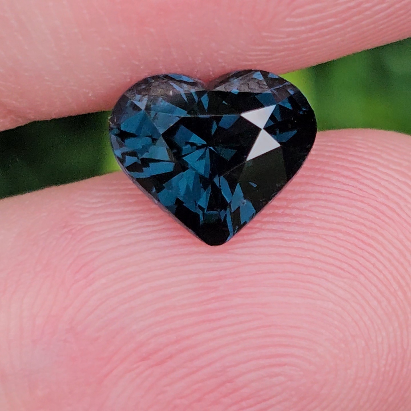 พลอย สปิเนล Spinel 2.71 กะรัต (Cts.) ดิบ (Unheated) พร้อมใบเซอร์ พลอยแท้ อัญมณีมงคลประจําวันเกิด เครื่องประดับพลอย