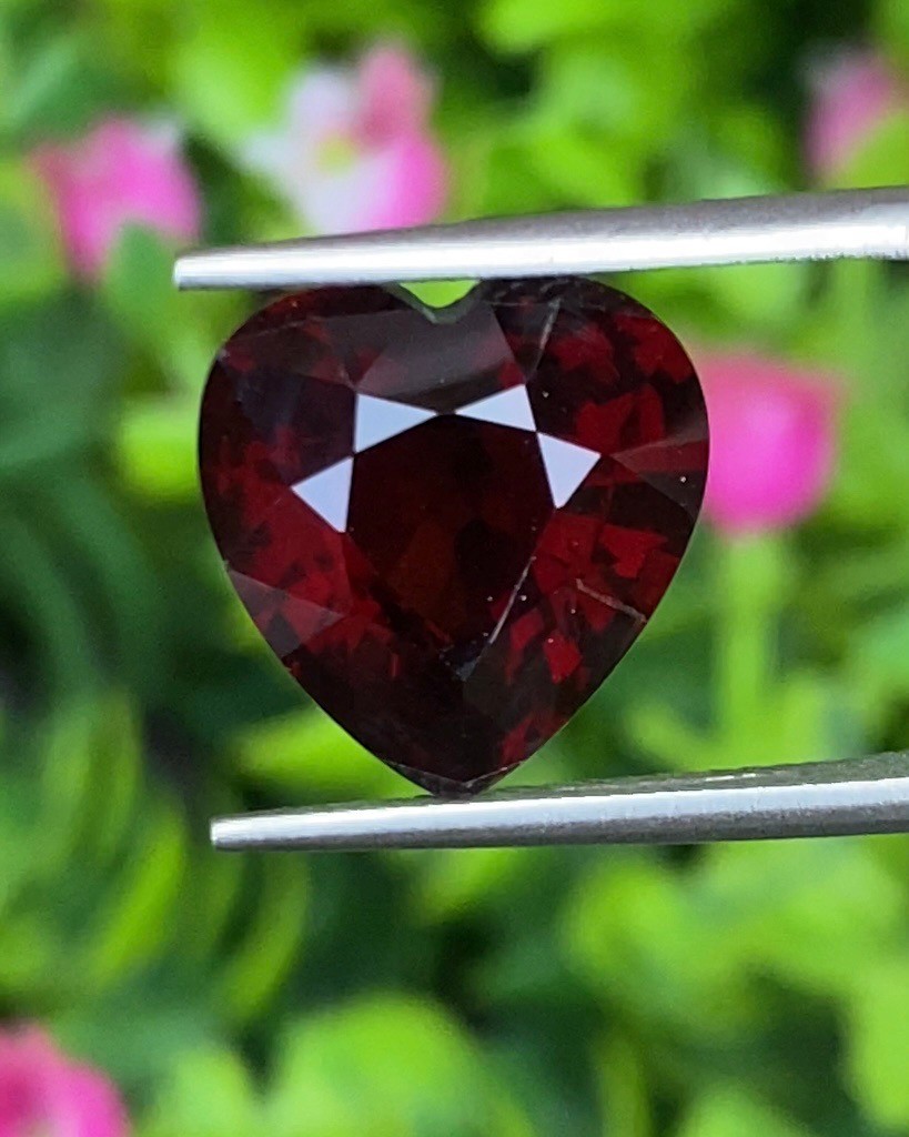 พลอย โกเมน Pyrope - Almandite Garnet 8.73 กะรัต (Cts.) พลอยแท้ อัญมณีมงคลประจําวันเกิด เครื่องประดับพลอย