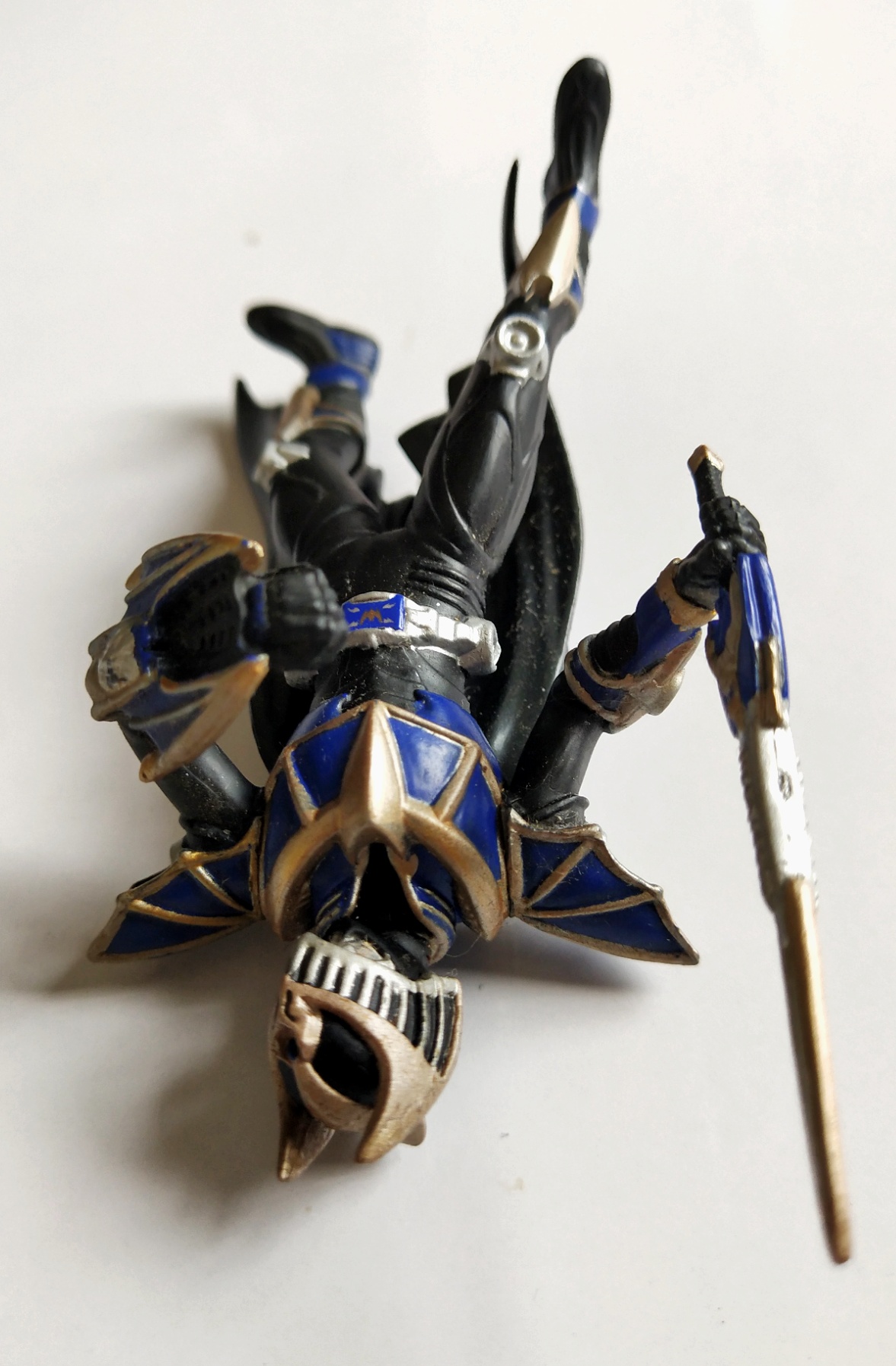 ของเล่น ของสะสมมาสค์ไรเดอร์ ไรเดอร์ไนท์เซอไวส์ ฐานสี่เหลียมขนมเปียกปูน ตัวขนาดกาชาปอง รายฃะเอียดชัดเจน ฐาน/อาวุธครบ จาก ไกรเดอร์ริวคิ