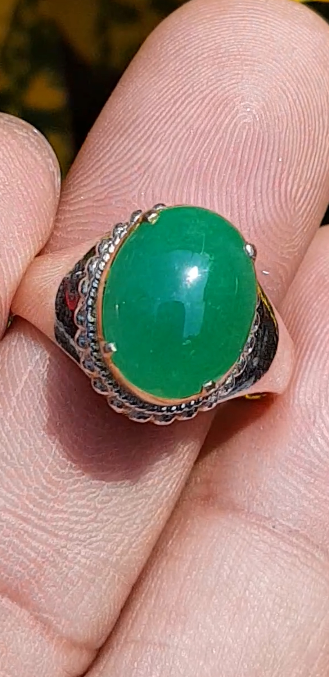 หยก พม่า แท้ Jade แหวนหยก 翡翠戒指 (Jadeite ring) 2.59 กะรัต (Cts.) ดิบ ไม่ผ่านการปรับปรุง (Type A) พม่า (Myanmar)