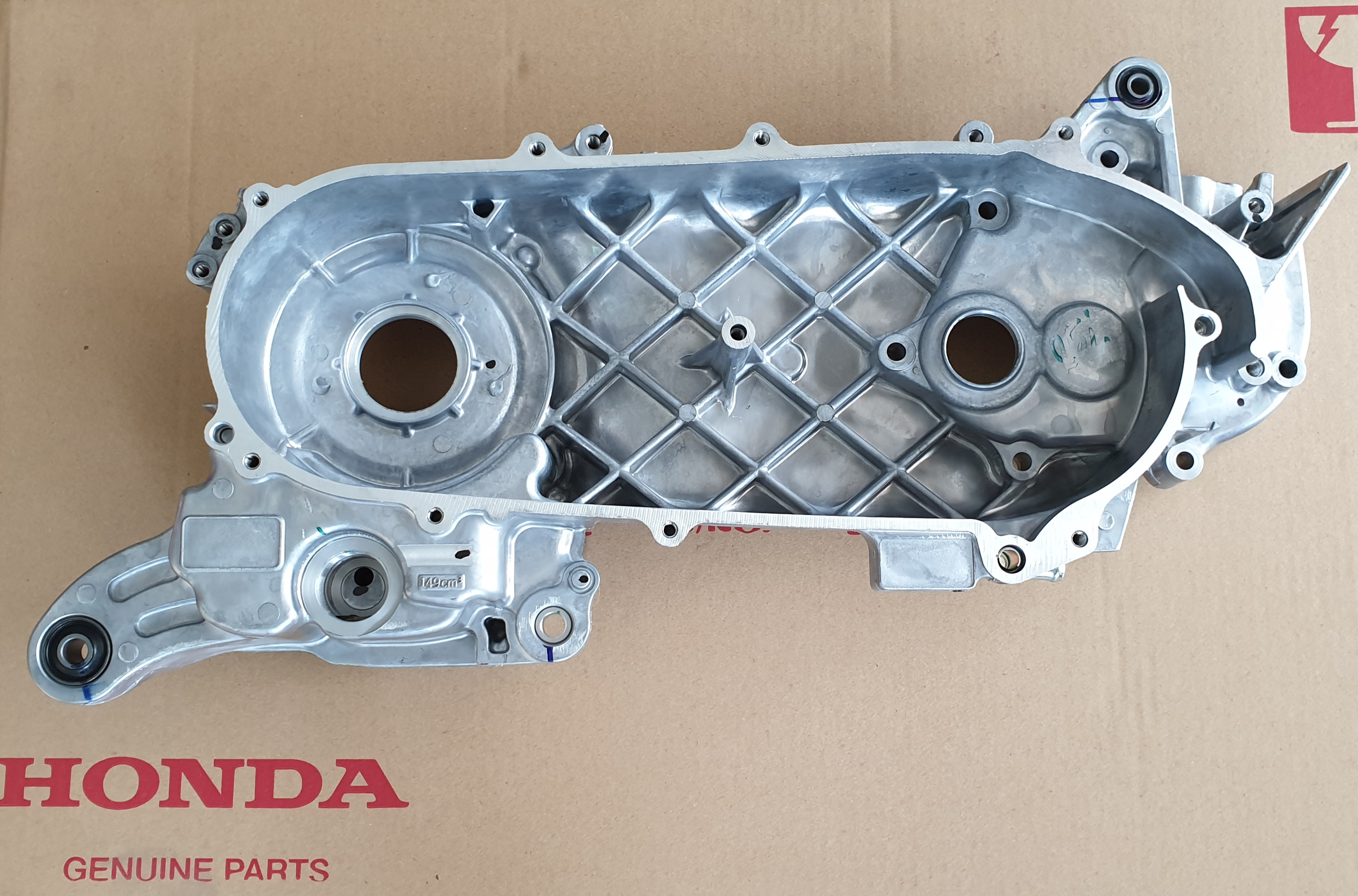 เรือนเครื่องยนต์ด้านซ้าย PCX150E