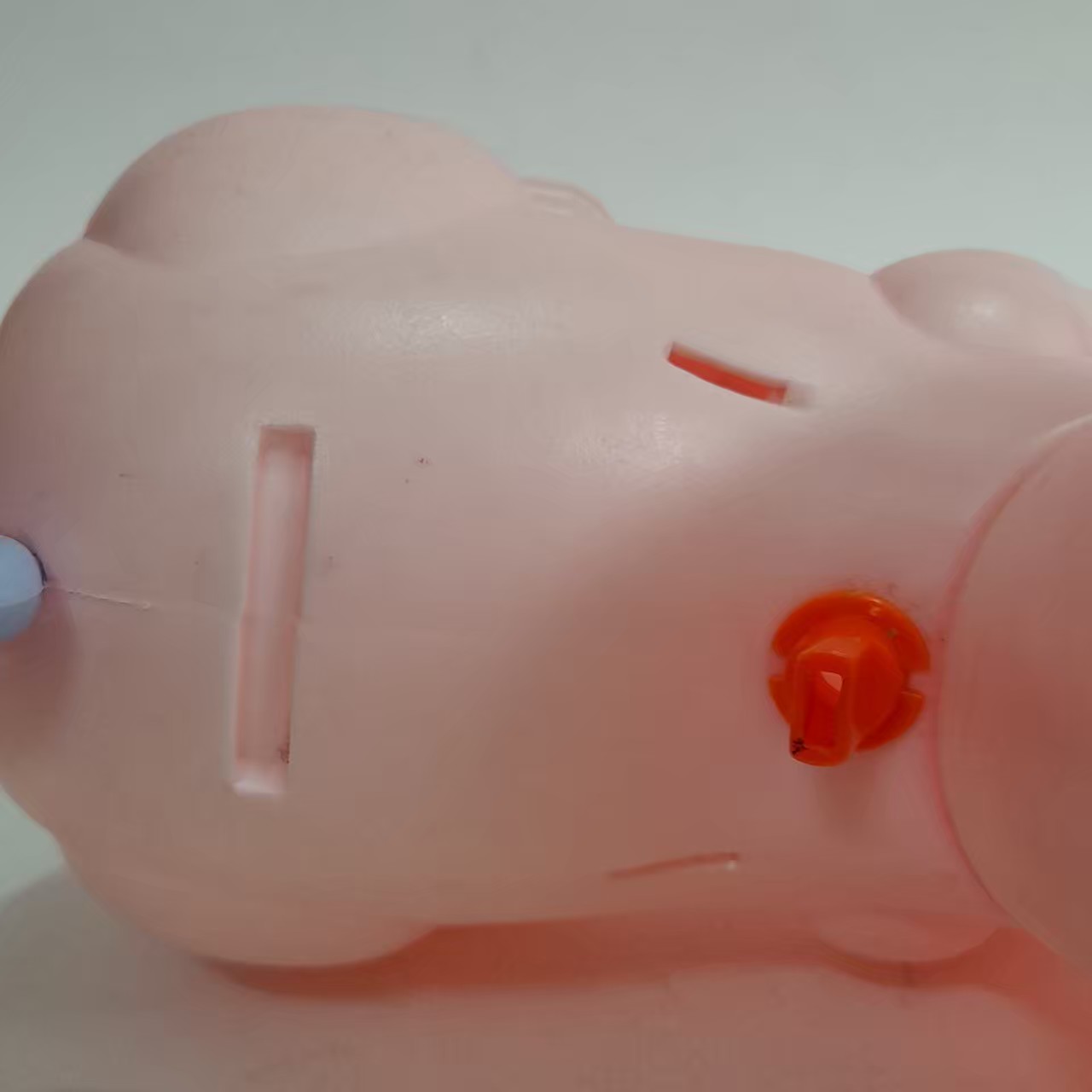 กระปุกออมสินเรโทร**มีหลายภาพ มีรอยสีเลอะเลือนบ้างงานโปร่ง งานไทย มีตราปั๊มที่ก้น ขนาดตามรูป มือสองสภาพดี